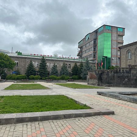 Lalaner Hotel Сисиан Экстерьер фото