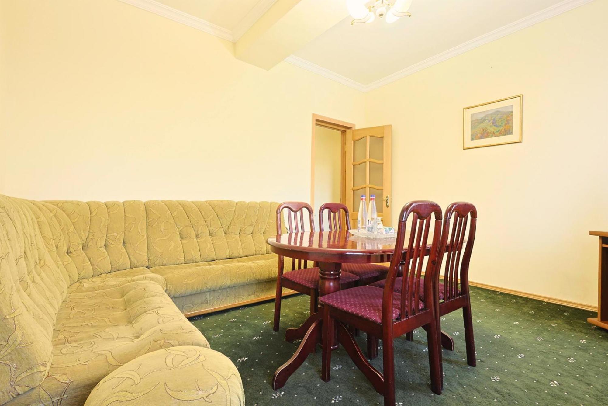 Lalaner Hotel Сисиан Экстерьер фото