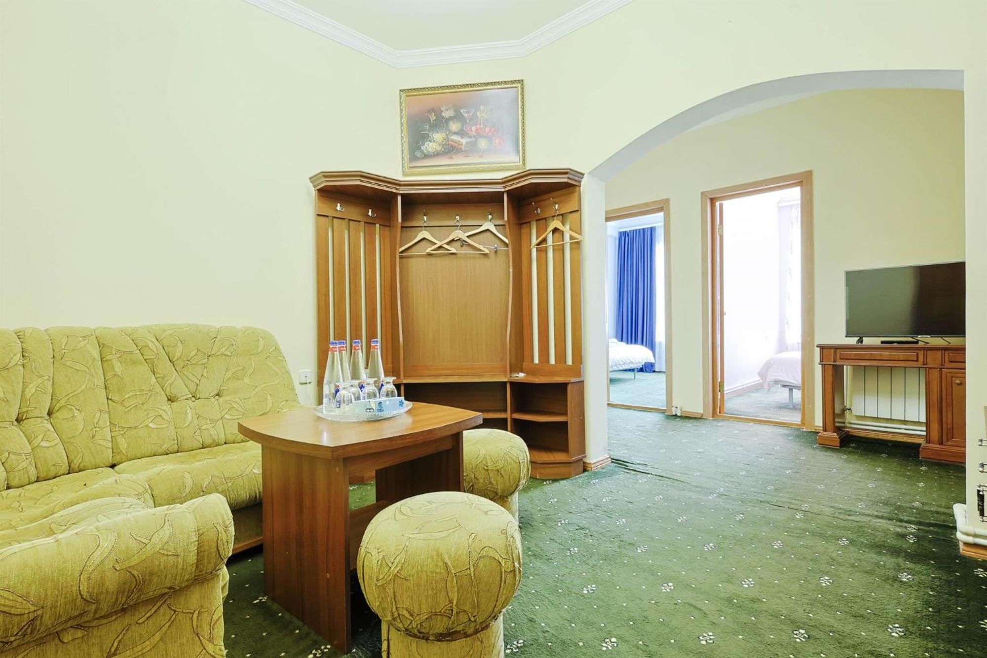 Lalaner Hotel Сисиан Экстерьер фото